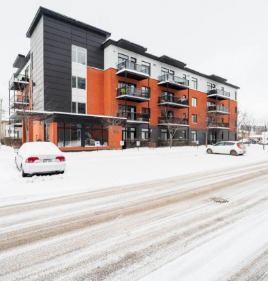 3745 Av. Jean-Béraud #407